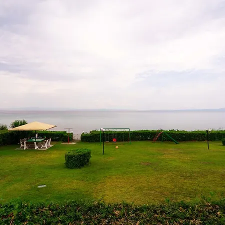 Semesterbostad Polichrono By The Sea *